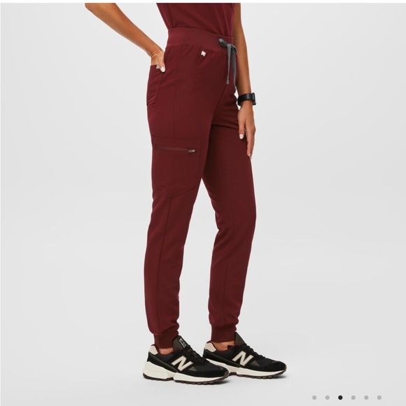 FIGS High Waisted Zamora™ Jogger Scrub Pants - Picture 2 of 6